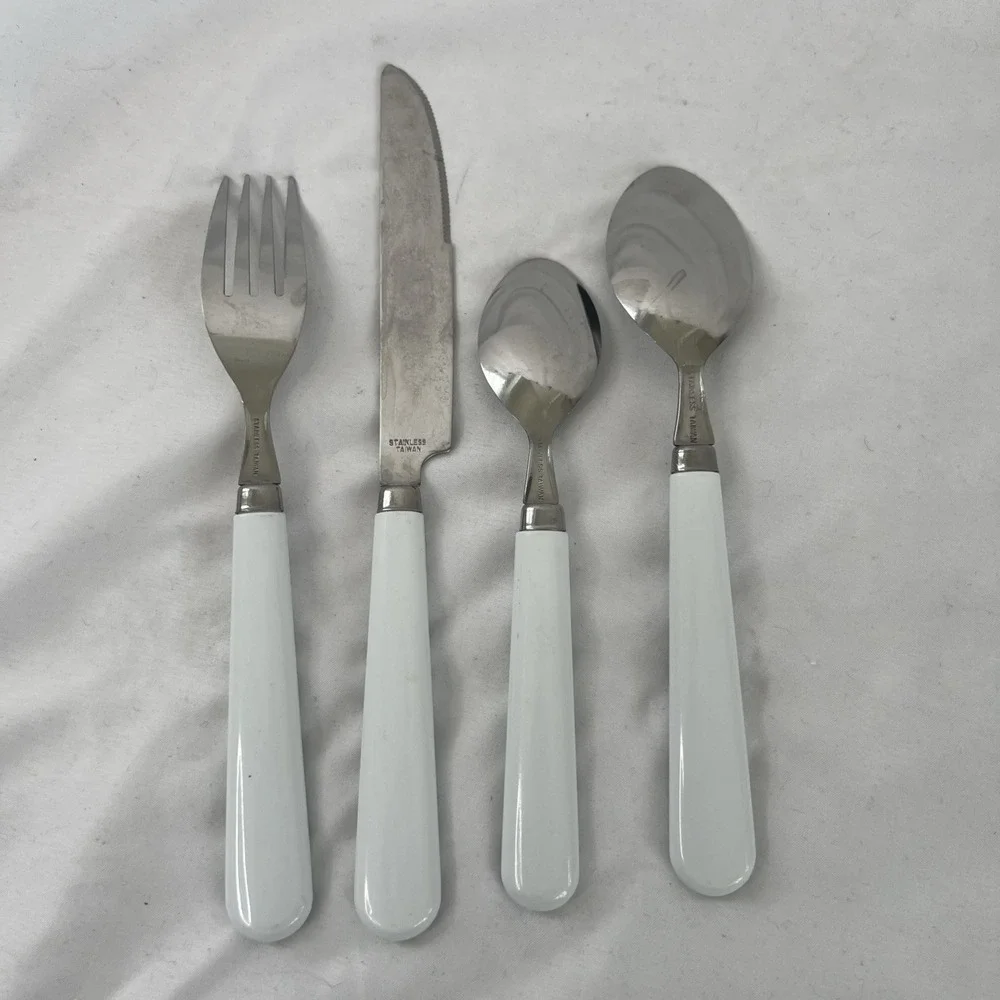 Vintage Poinsettia and Ribbon Flatware Silverware 14 Piece Stainless‎ Christmas